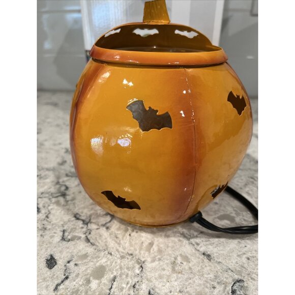 Scentsy Paranormal Pumpkin Full Size Warmer Sold Out Harvest Collection 2021 New - Picture 4 of 6